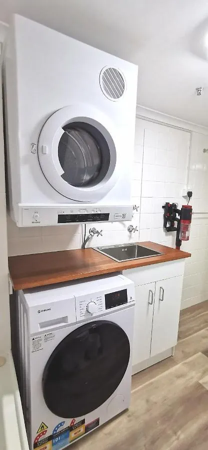 גולד קוסט Beachside Apartment In The Heart Of Surfers Paradise - Free Parking